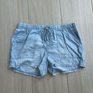 Cloth and stone shorts